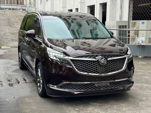 Buick GL8 — Фото автомобиля 3