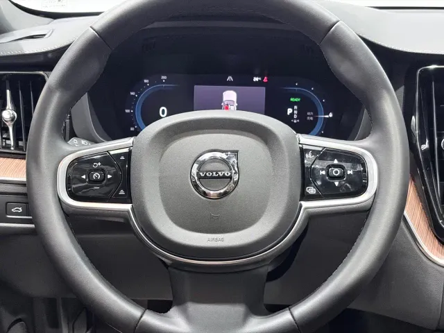 Volvo XC60 — Фото автомобиля 19