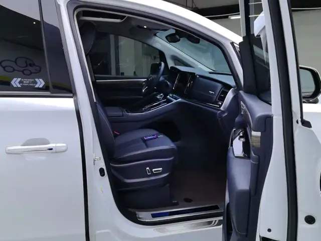GAC Trumpchi M8 — Фото автомобиля 8