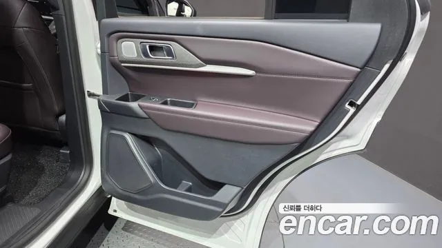 Ford Explorer — Фото автомобиля 23