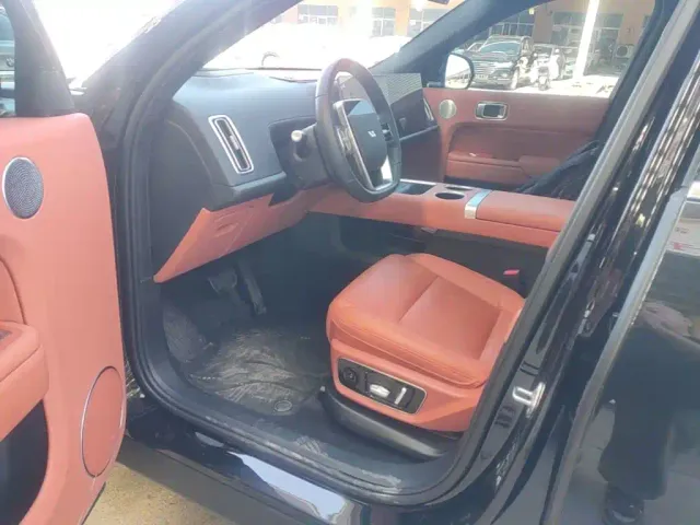 Li Auto L7 — Фото автомобиля 15