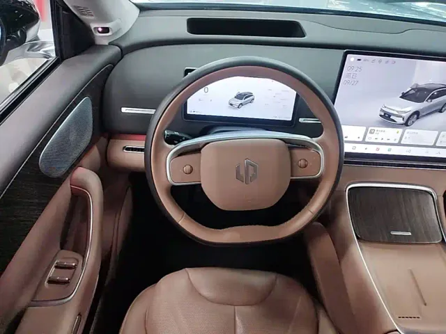 Leapmotor C11 — Фото автомобиля 14