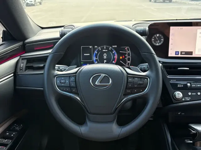 Lexus ES — Фото автомобиля 6