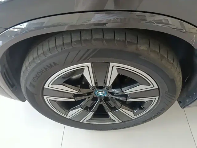BMW iX3 — Фото автомобиля 22