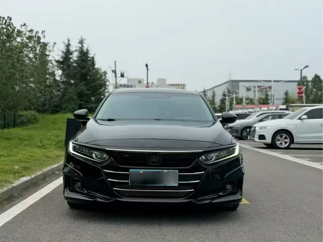 Honda Accord — Фото автомобиля 2