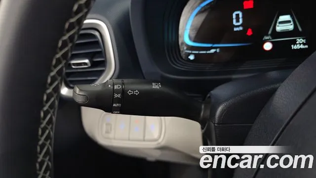 Hyundai Venue — Фото автомобиля 30