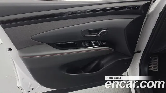 Hyundai Tucson Tucson (NX4) Бензин 1.6 турбо 2WD — Фото автомобиля 23