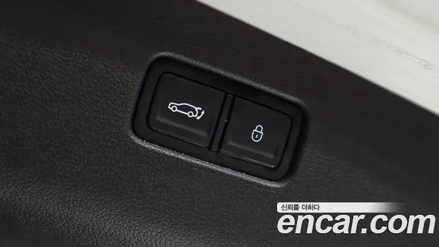 Genesis GV70 — Фото автомобиля 27