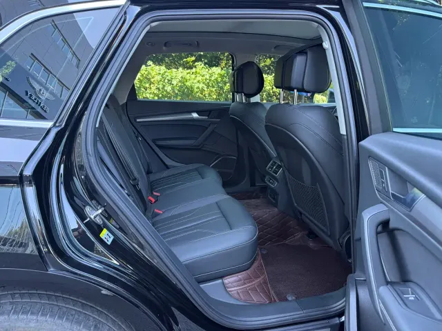 Audi Q5L — Фото автомобиля 16