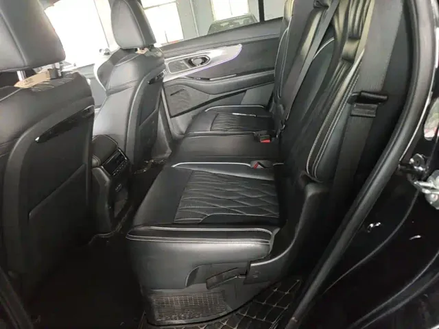 GAC Trumpchi GS8 — Фото автомобиля 16