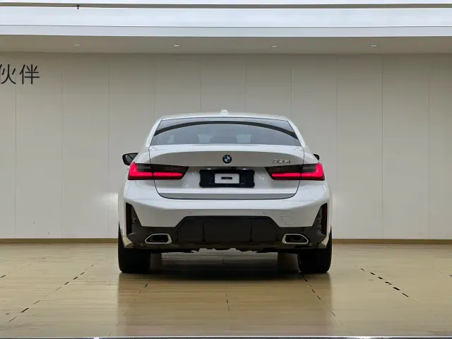 BMW 3 Series — Фото автомобиля 19