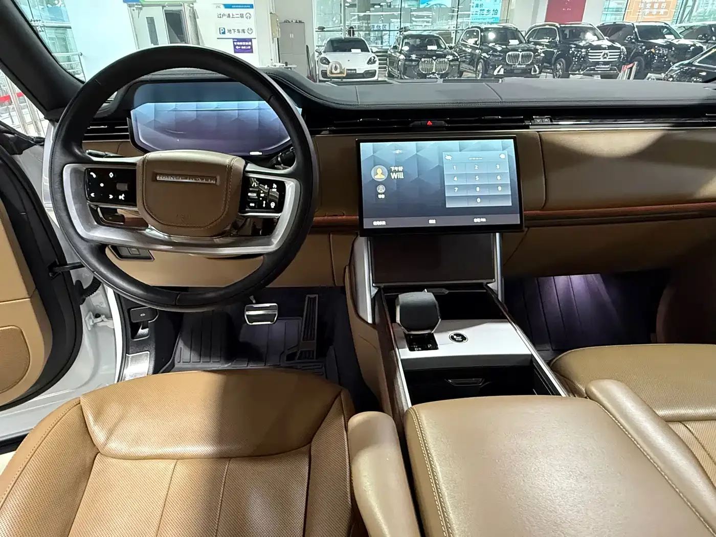 Land Rover Range Rover 2024 3.0 L6 360PS Golden Age Edition — Фото автомобиля 8
