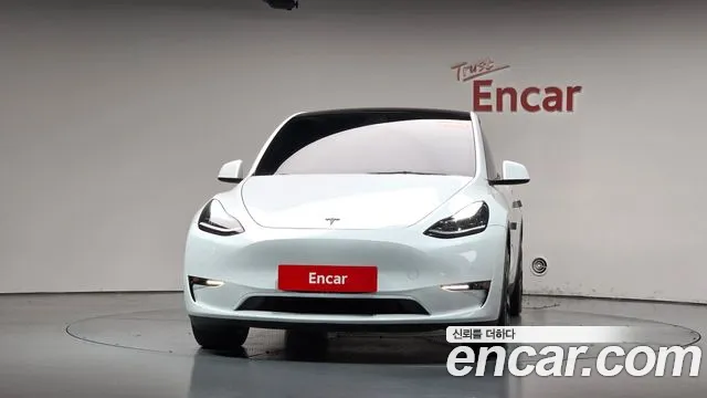 Tesla Model Y — Фото автомобиля 3