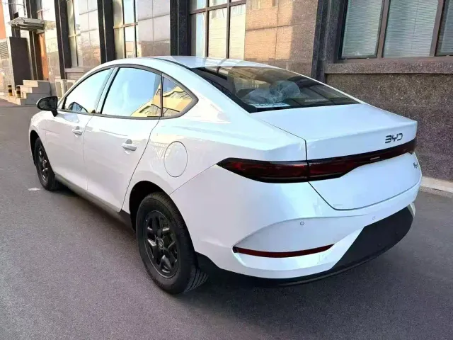 BYD Qin PLUS — Фото автомобиля 4