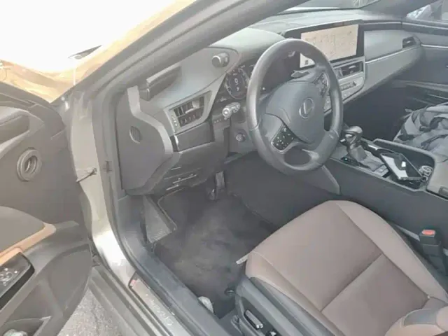Lexus ES — Фото автомобиля 15