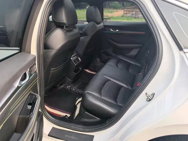 Geely Xingrui — Фото автомобиля 10