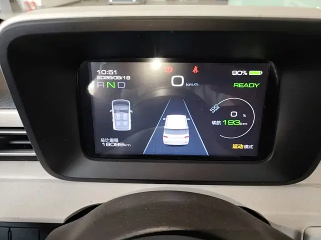 Wuling Hongguang Mini EV — Фото автомобиля 11