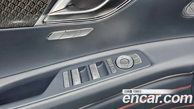 Genesis GV80 — Фото автомобиля 25