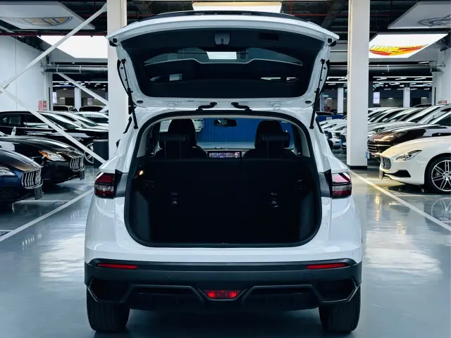 Geely Binyue — Фото автомобиля 11