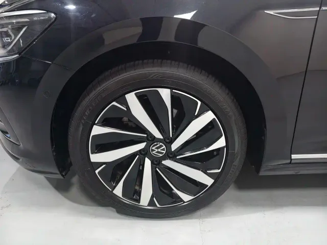 Volkswagen Passat — Фото автомобиля 10