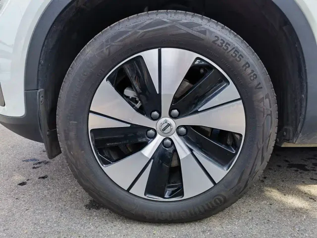 Volvo XC40 — Фото автомобиля 18