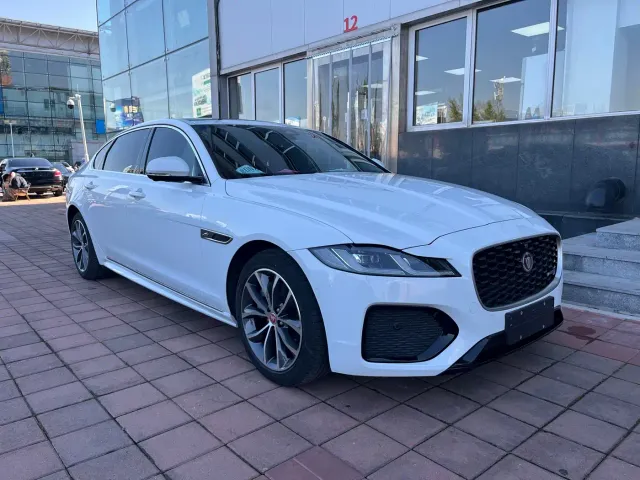 Jaguar XFL — Фото автомобиля 3