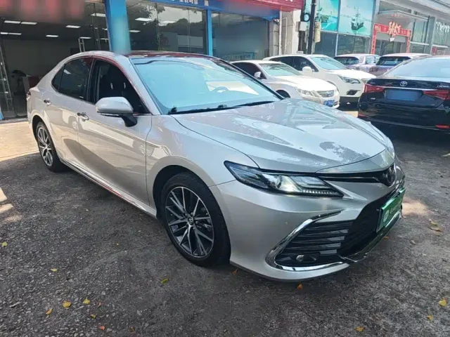 Toyota Camry — Фото автомобиля 3