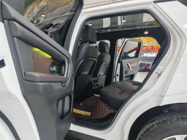 Land Rover Discovery Sport — Фото автомобиля 5