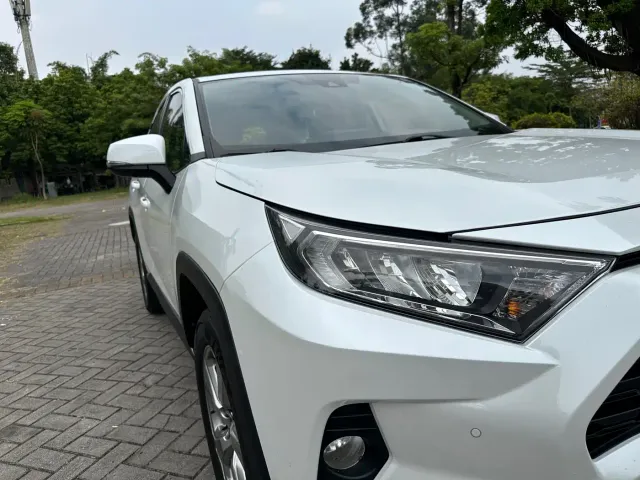 Toyota RAV4 — Фото автомобиля 7
