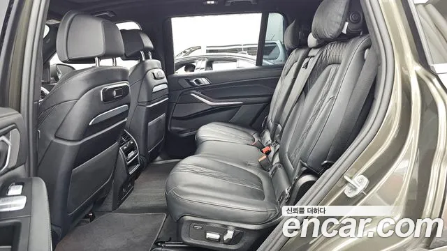 BMW X7 — Фото автомобиля 26