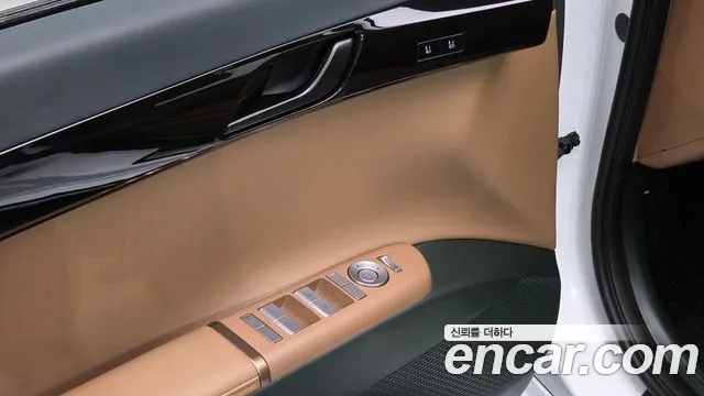 Hyundai Grandeur GN7 — Фото автомобиля 16