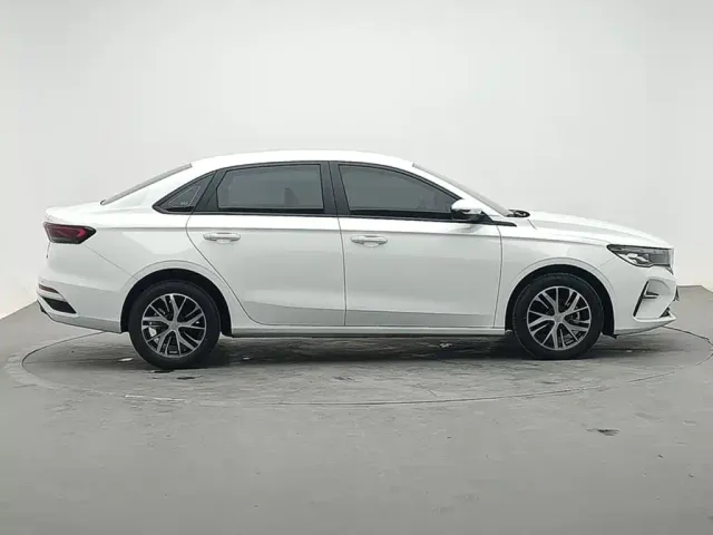 Geely Emgrand — Фото автомобиля 3