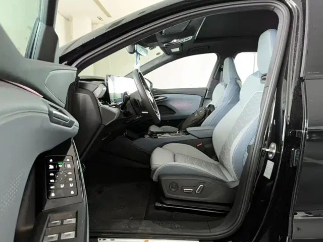 Audi Q6L e-tron — Фото автомобиля 15