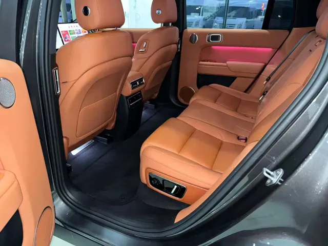 Li Auto L7 — Фото автомобиля 9