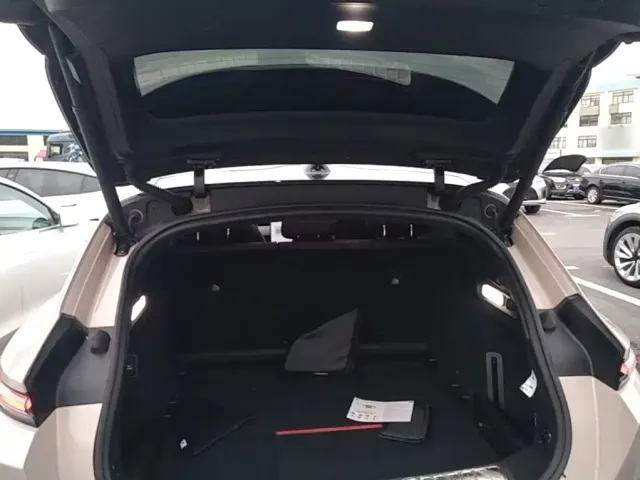 Nio ET5 Touring — Фото автомобиля 18