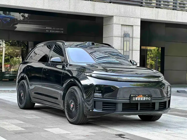 Li Auto L7 — Фото автомобиля 4