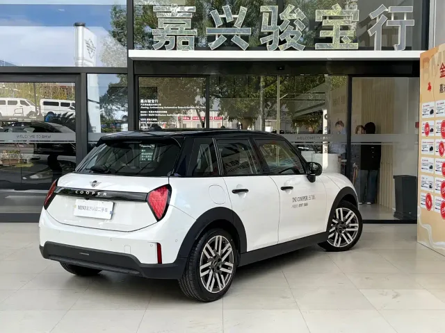 MINI Hatch — Фото автомобиля 4