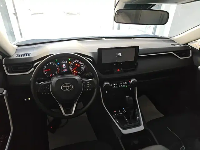 Toyota RAV4 — Фото автомобиля 9