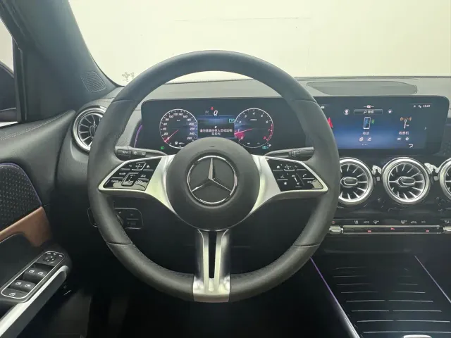 Mercedes-Benz GLB-Class — Фото автомобиля 13