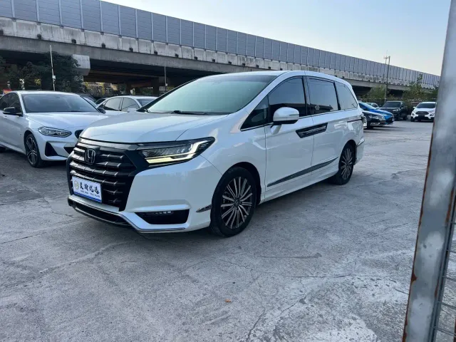 Фотография автомобиля — Honda Elysion