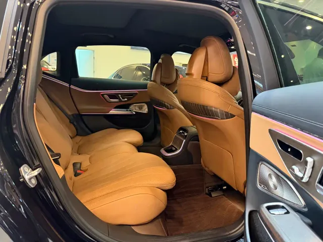 Mercedes-Benz E-Class — Фото автомобиля 11