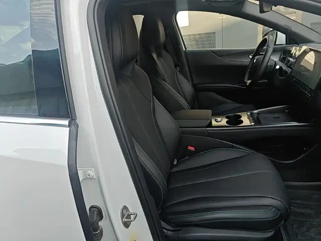 BYD Seal 06 — Фото автомобиля 24