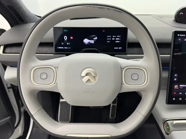 Nio ES8 — Фото автомобиля 14