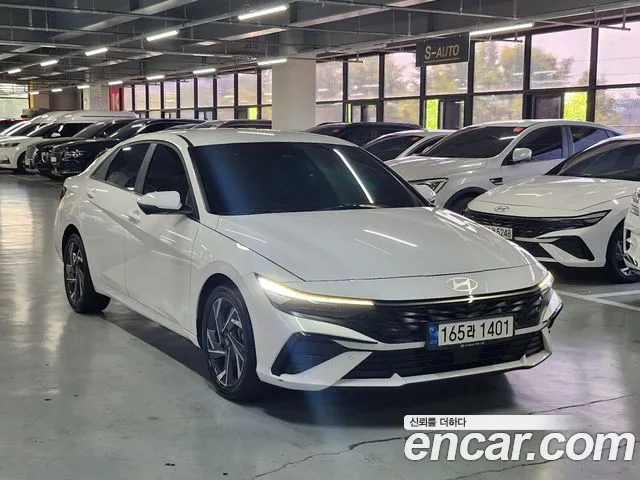 Hyundai Avante CN7 — Фото автомобиля 2
