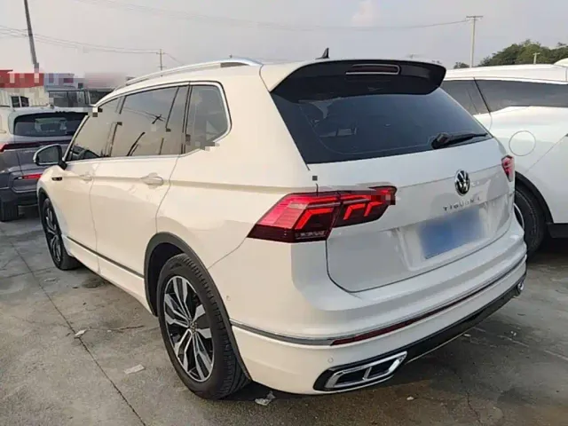 Volkswagen Tiguan L — Фото автомобиля 4