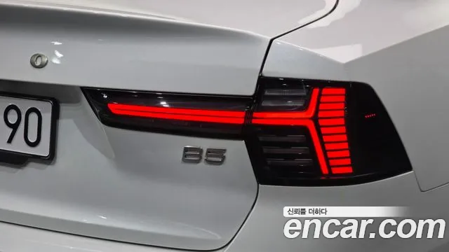 Volvo S90 — Фото автомобиля 23