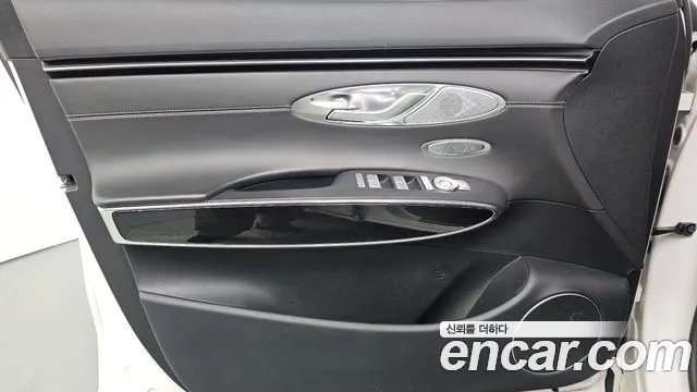 Genesis GV70 — Фото автомобиля 23