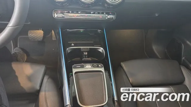 Mercedes-Benz EQB — Фото автомобиля 17