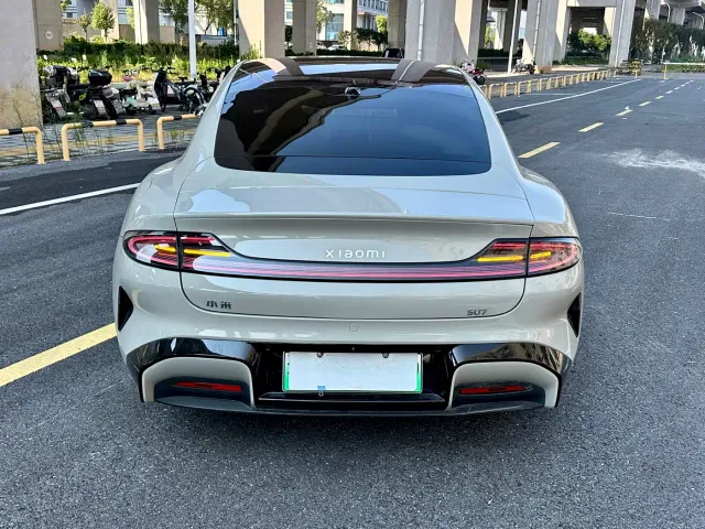 Xiaomi SU7 — Фото автомобиля 10