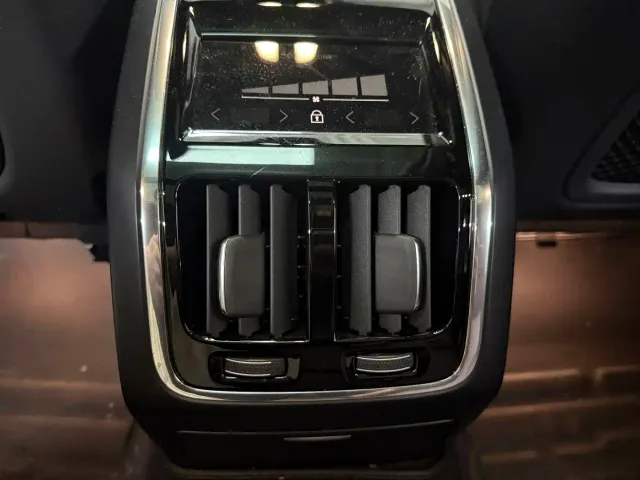 Volvo S90 — Фото автомобиля 21